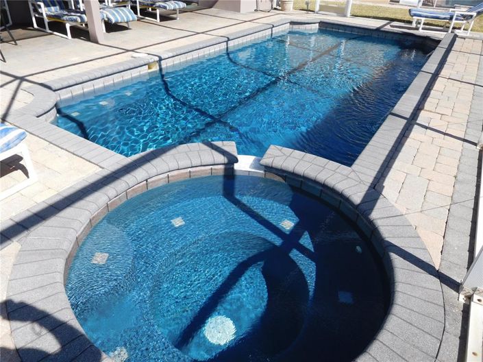 Image No.11-5 Bed Property for sale