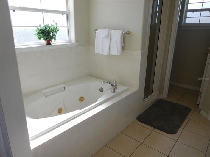 Image No.26-5 Bed Property for sale