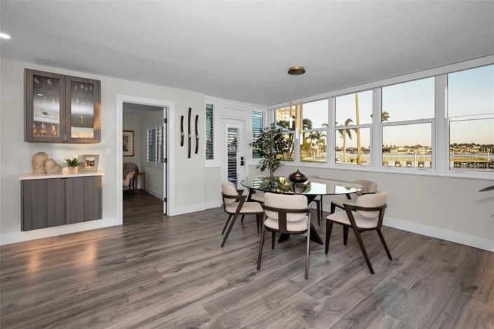 Image No.10-2 Bed Property for sale