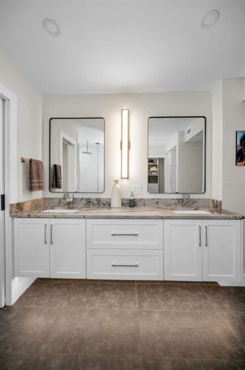 Image No.34-2 Bed Property for sale