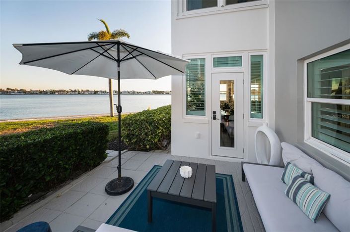 Image No.44-2 Bed Property for sale