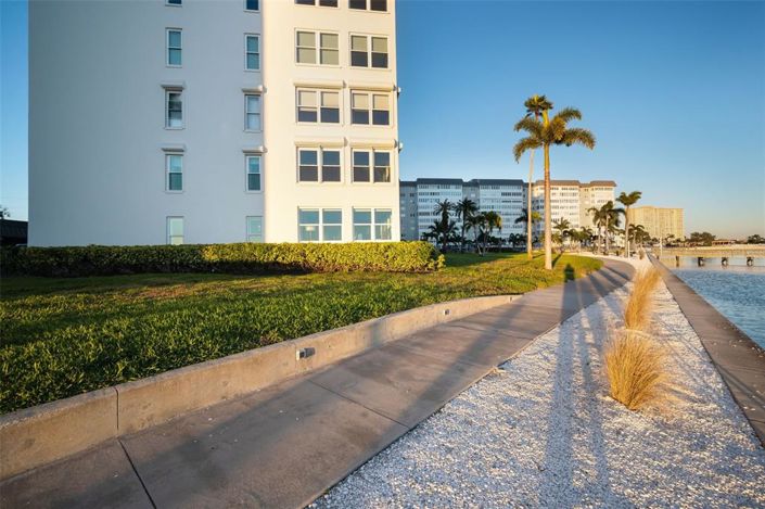 Image No.48-2 Bed Property for sale