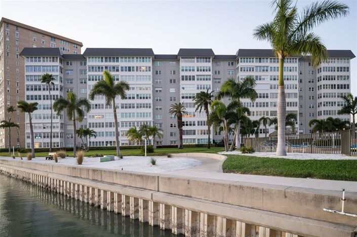 Image No.53-2 Bed Property for sale