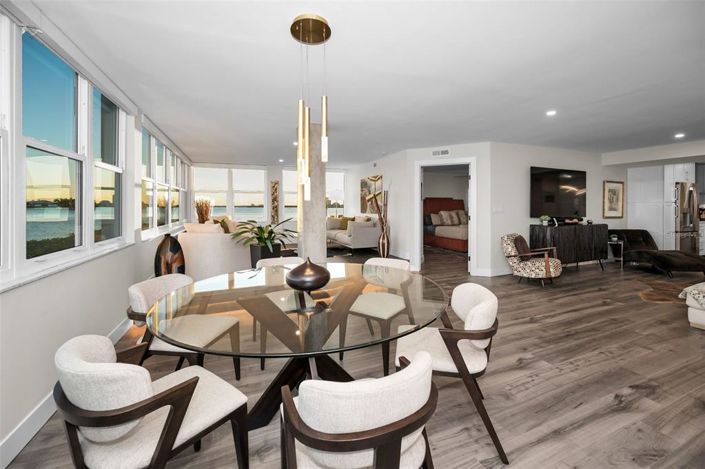 Image No.7-2 Bed Property for sale