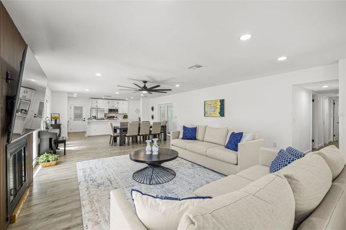 Image No.10-3 Bed Property for sale