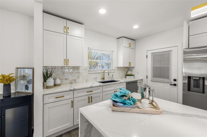 Image No.15-3 Bed Property for sale