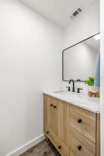 Image No.27-3 Bed Property for sale