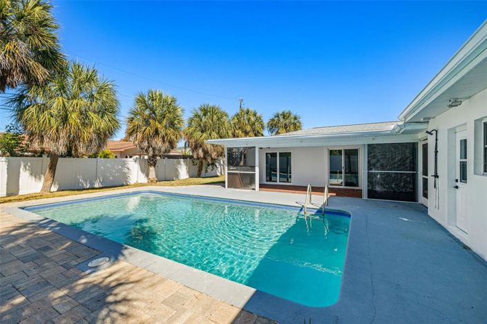 Image No.6-3 Bed Property for sale