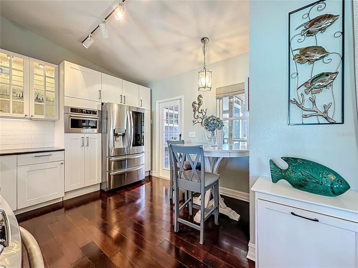 Image No.27-2 Bed Property for sale