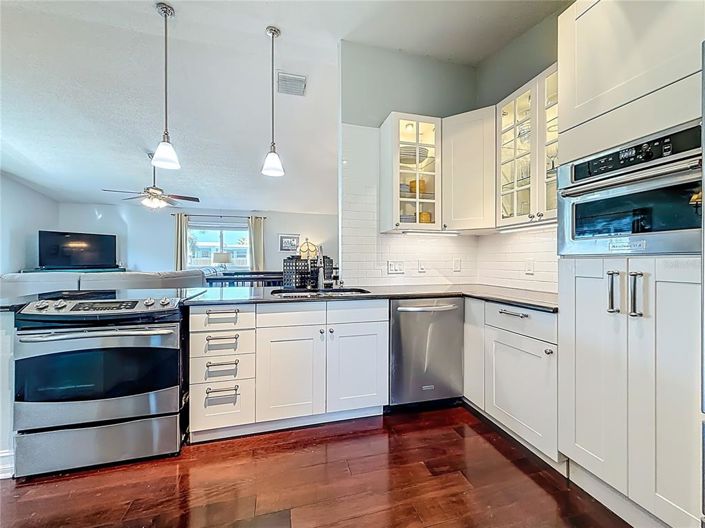 Image No.28-2 Bed Property for sale