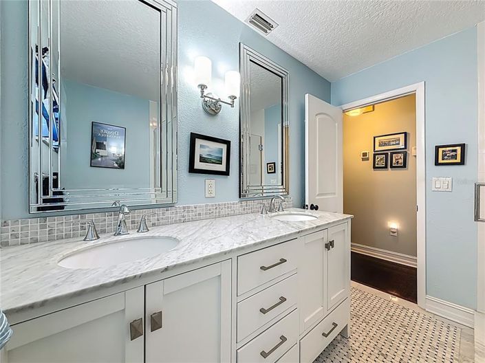 Image No.42-2 Bed Property for sale