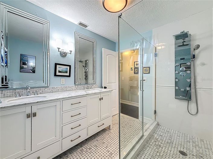 Image No.43-2 Bed Property for sale