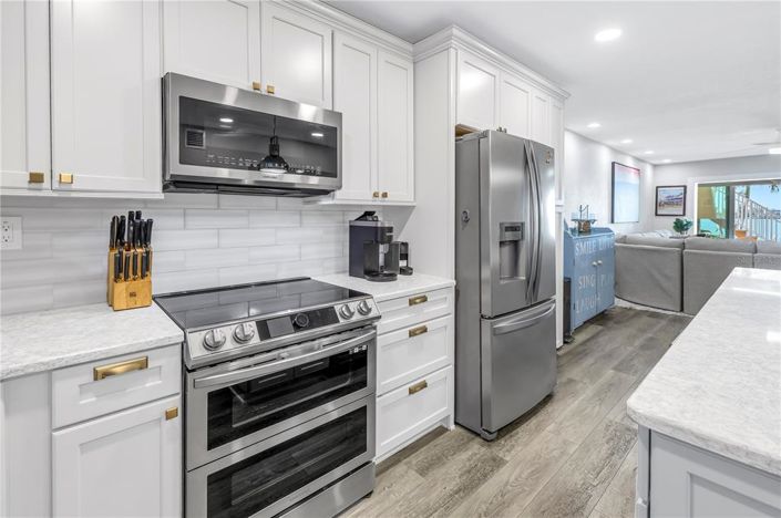 Image No.11-2 Bed Property for sale