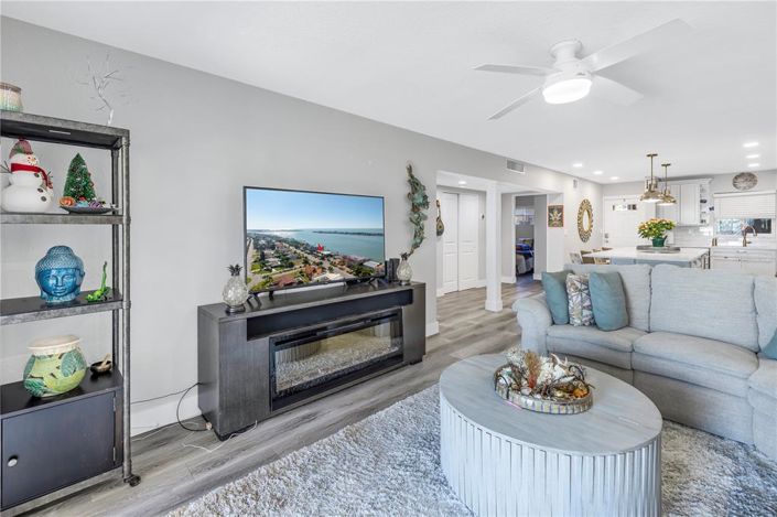 Image No.15-2 Bed Property for sale