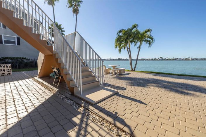 Image No.37-2 Bed Property for sale