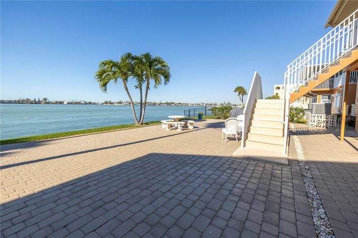 Image No.42-2 Bed Property for sale