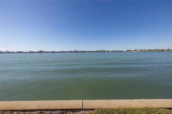 Image No.44-2 Bed Property for sale