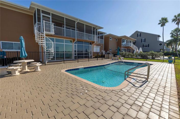 Image No.50-2 Bed Property for sale