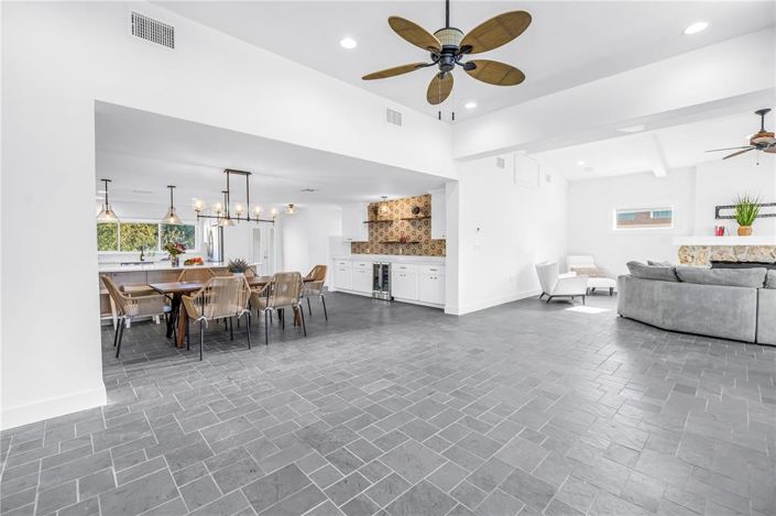 Image No.19-3 Bed Property for sale