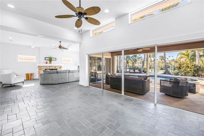 Image No.20-3 Bed Property for sale