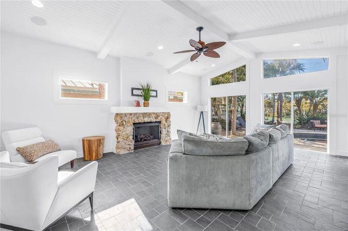 Image No.22-3 Bed Property for sale