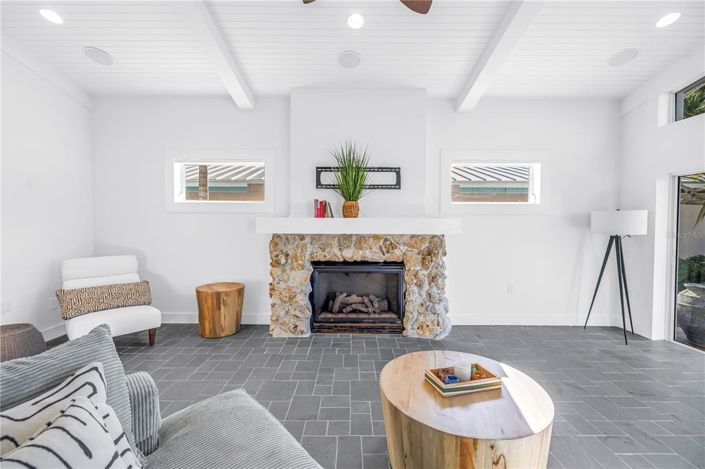 Image No.23-3 Bed Property for sale