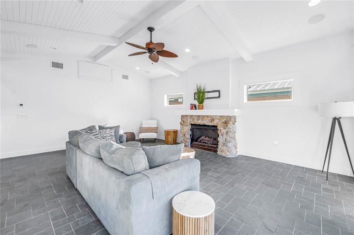 Image No.24-3 Bed Property for sale