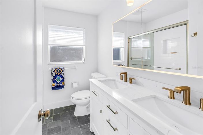 Image No.40-3 Bed Property for sale