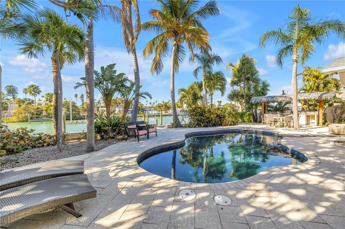 Image No.51-3 Bed Property for sale