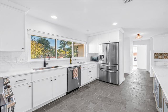 Image No.9-3 Bed Property for sale