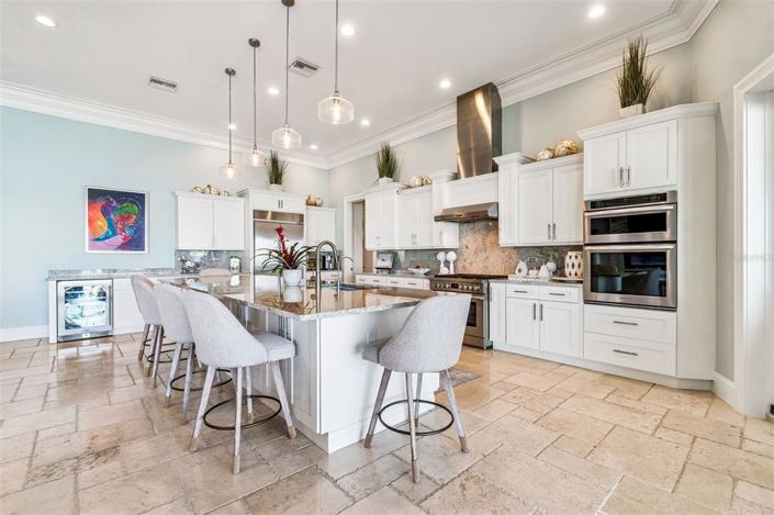 Image No.12-3 Bed Property for sale