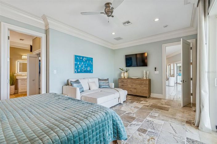 Image No.19-3 Bed Property for sale