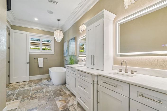 Image No.24-3 Bed Property for sale