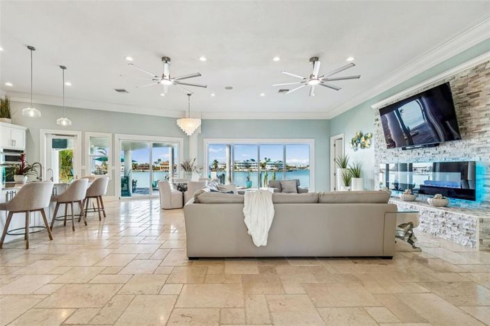 Image No.6-3 Bed Property for sale