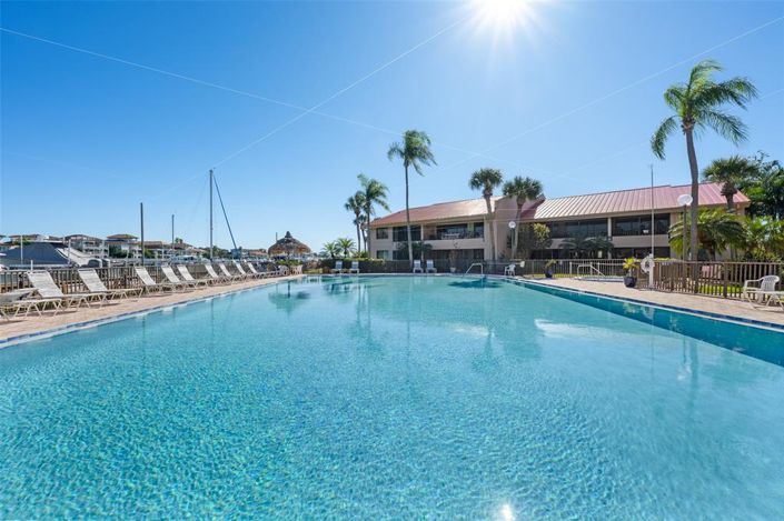 Image No.44-2 Bed Property for sale