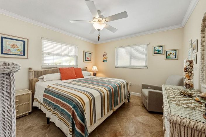 Image No.11-2 Bed Property for sale