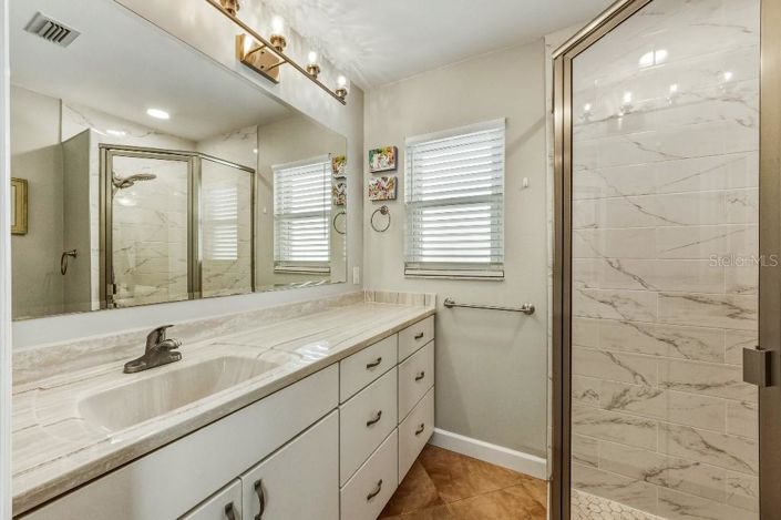 Image No.12-2 Bed Property for sale