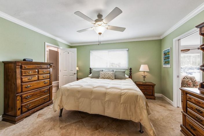 Image No.9-2 Bed Property for sale