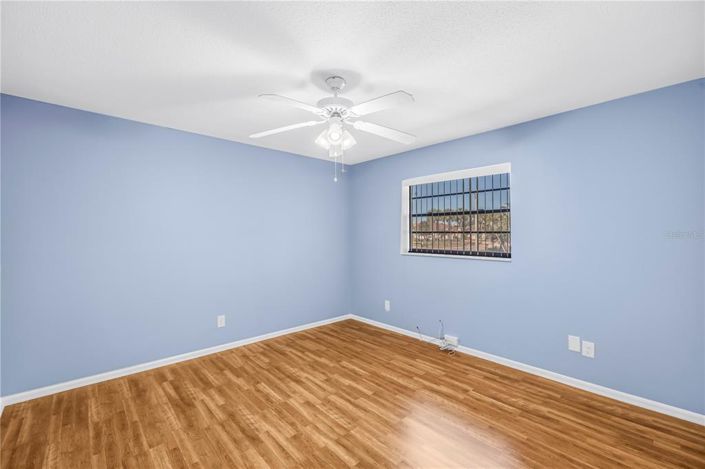 Image No.21-3 Bed Property for sale