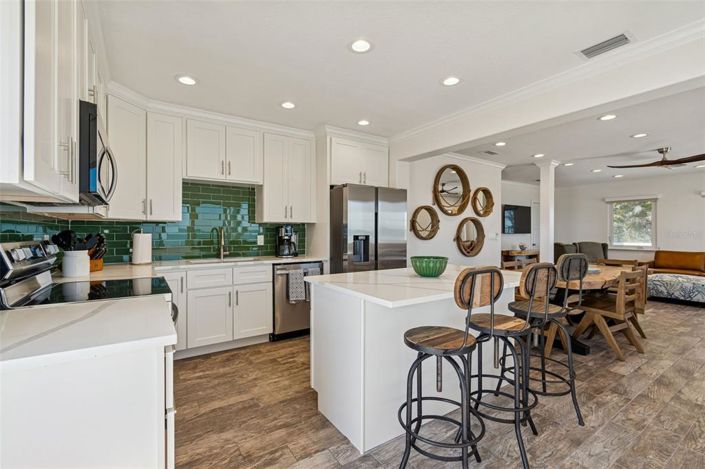 Image No.13-3 Bed Property for sale