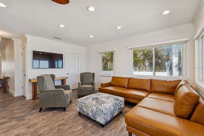 Image No.23-3 Bed Property for sale