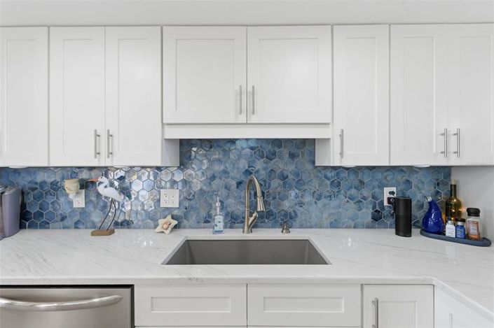 Image No.20-2 Bed Property for sale