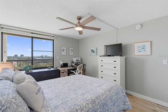 Image No.40-2 Bed Property for sale