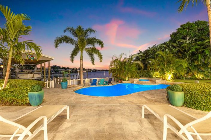 Image No.33-5 Bed Property for sale