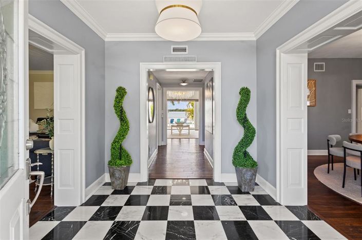 Image No.4-5 Bed Property for sale