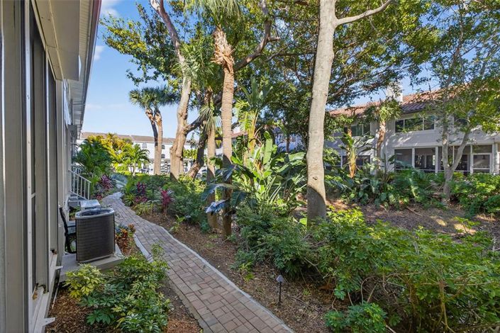 Image No.33-3 Bed Townhouse for sale