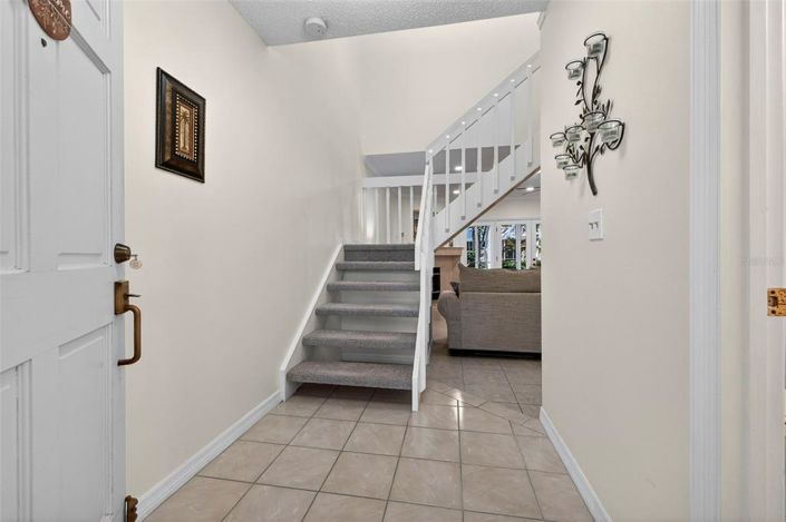 Image No.8-3 Bed Townhouse for sale