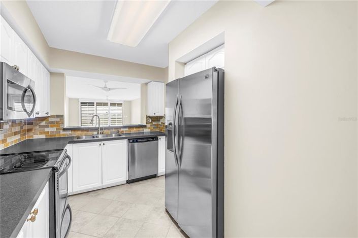 Image No.11-2 Bed Property for sale