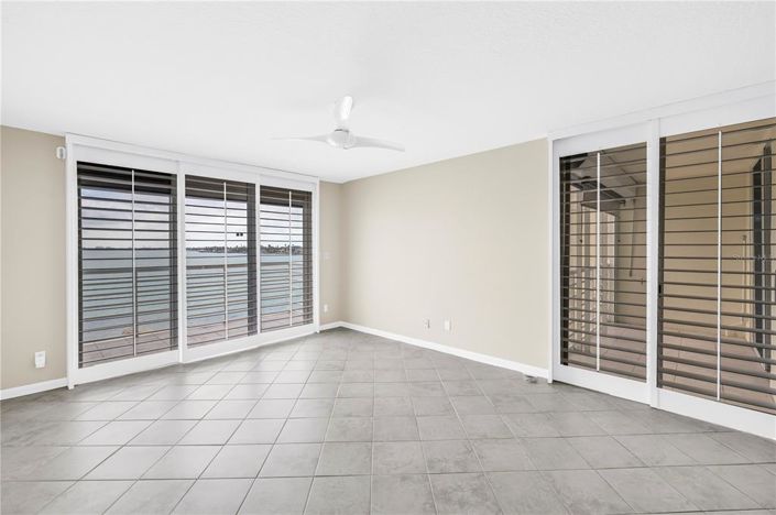 Image No.21-2 Bed Property for sale