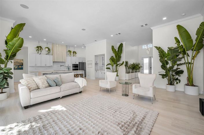 Image No.12-4 Bed Property for sale